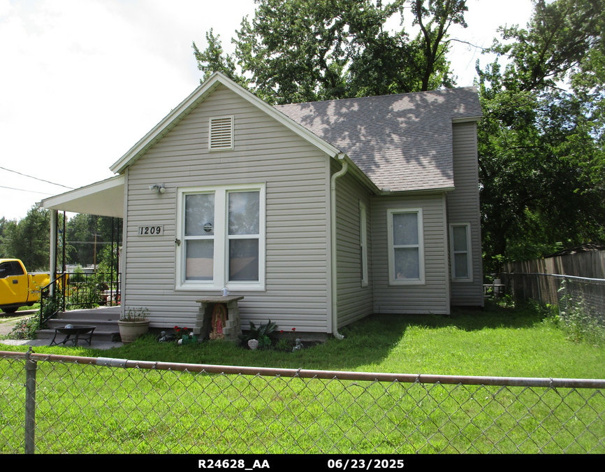 exterior photo of primary building or land of the property
