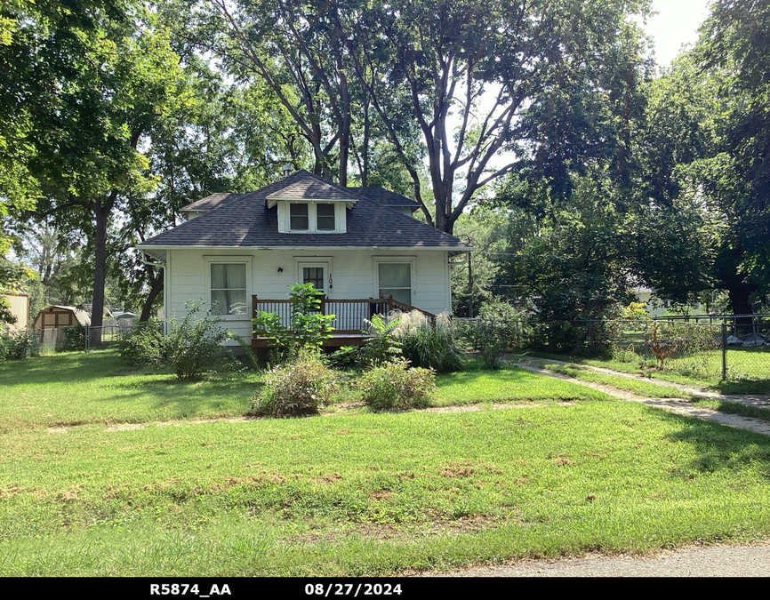 exterior photo of primary building or land of the property
